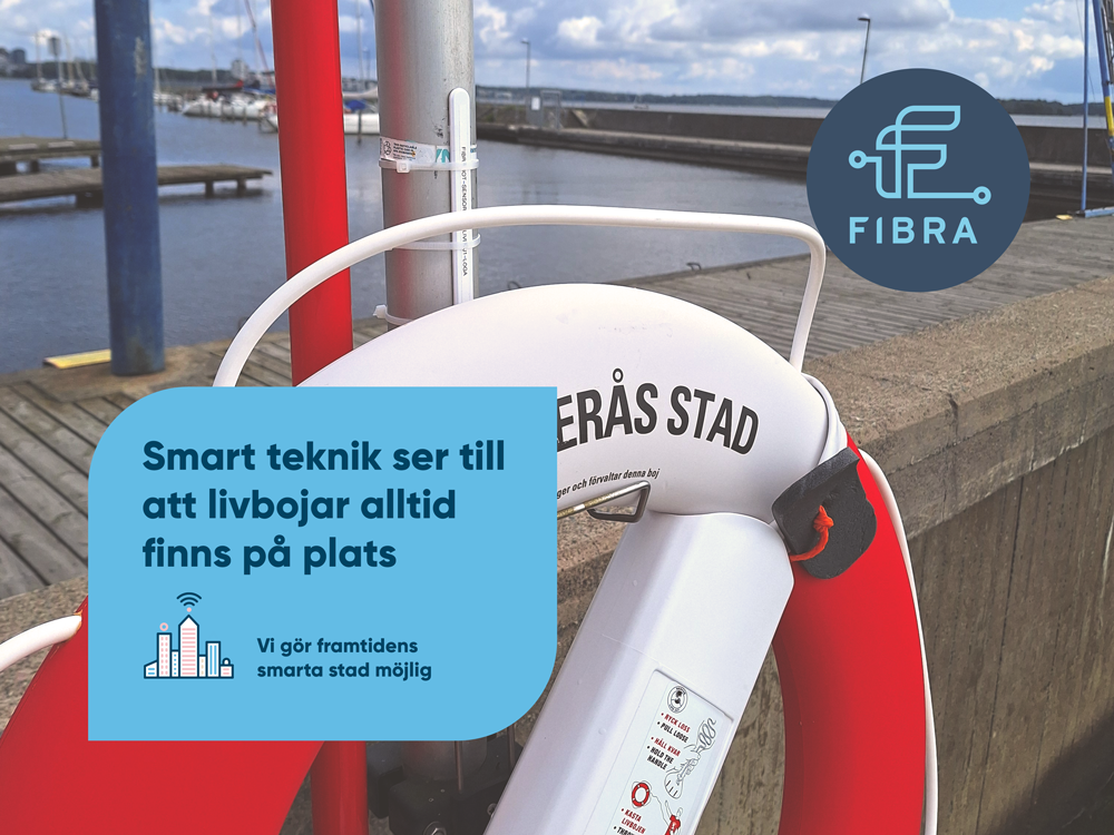smart teknik på badplats. En livboj hänger vid vattnet.